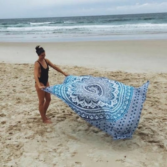 NEW Blue Ombre Mandala Twin Tapestry - Picture 2 of 4